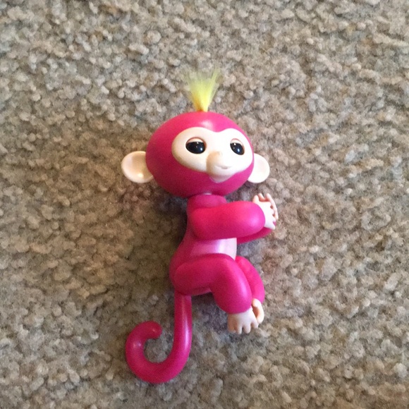 Fingerlings pink monkey - Picture 2 of 3